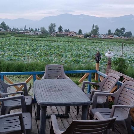 Hotel Golden Hopes Group Of Houseboats Srīnagar Exterior foto