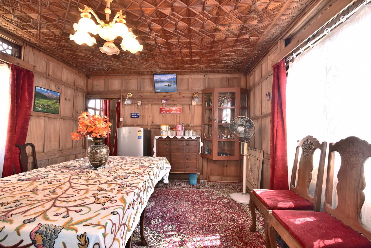 Hotel Golden Hopes Group Of Houseboats Srīnagar Exterior foto