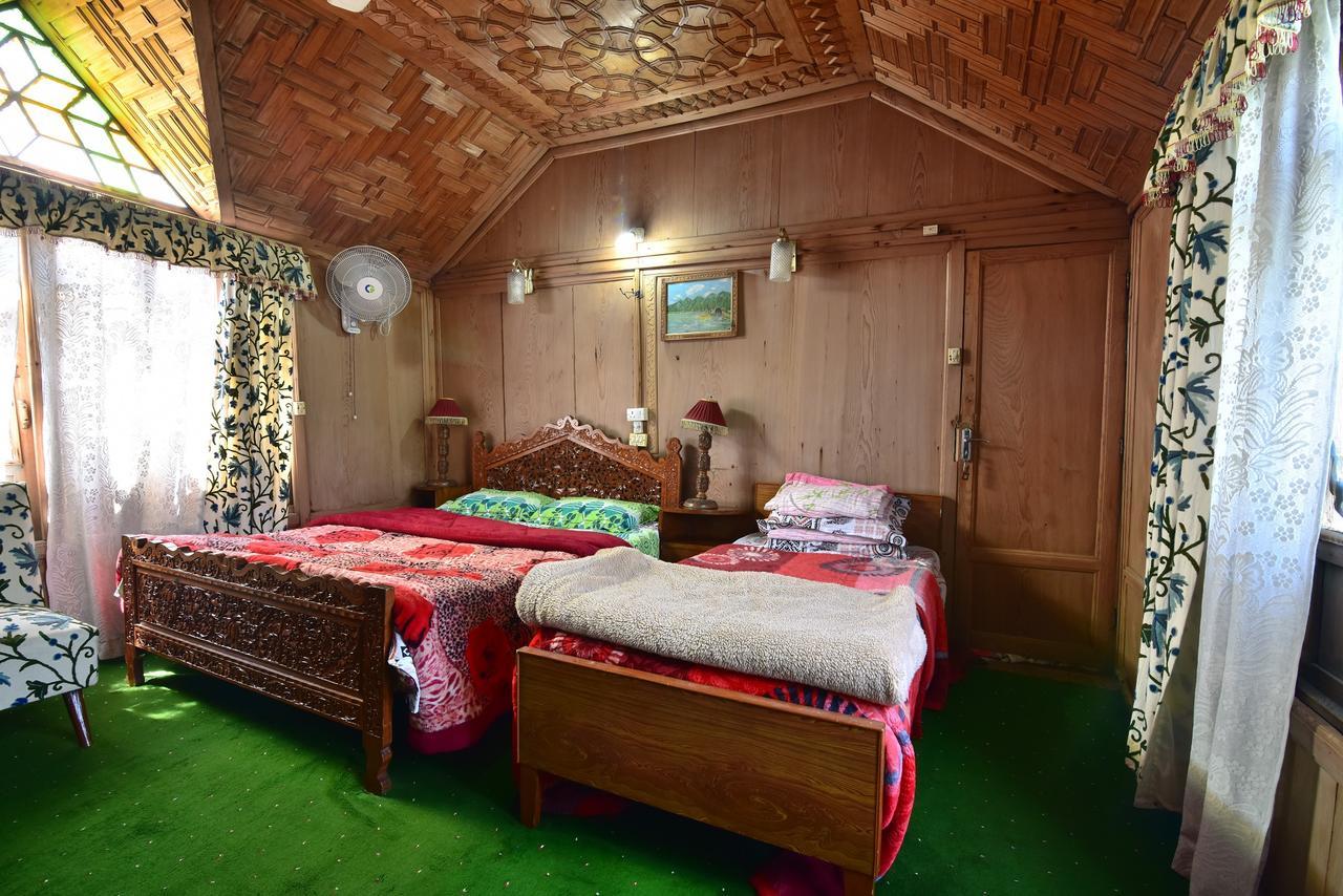 Hotel Golden Hopes Group Of Houseboats Srīnagar Exterior foto